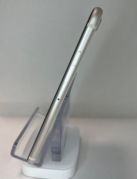 �Хåƥ꡼85��iPhone SE ��3���� �������饤��128GB Ķ���ʰ¿��ݾ� SIM�ե꡼