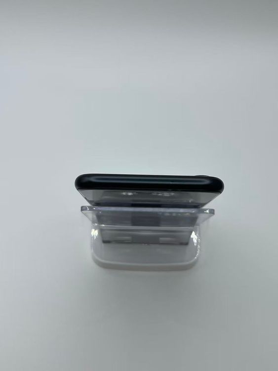 �Хåƥ꡼94����°�ʣ����դ�iPhone SE ��3���� �ߥåɥʥ���64GB �¿��ݾ�