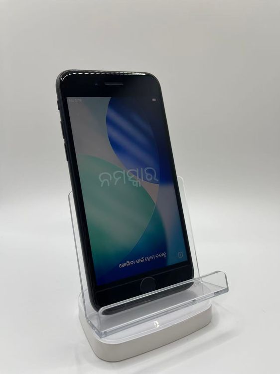 �Хåƥ꡼96�����դ�iPhone SE ��3���� �ߥåɥʥ���64GB �¿��ݾ�SIM�ե꡼