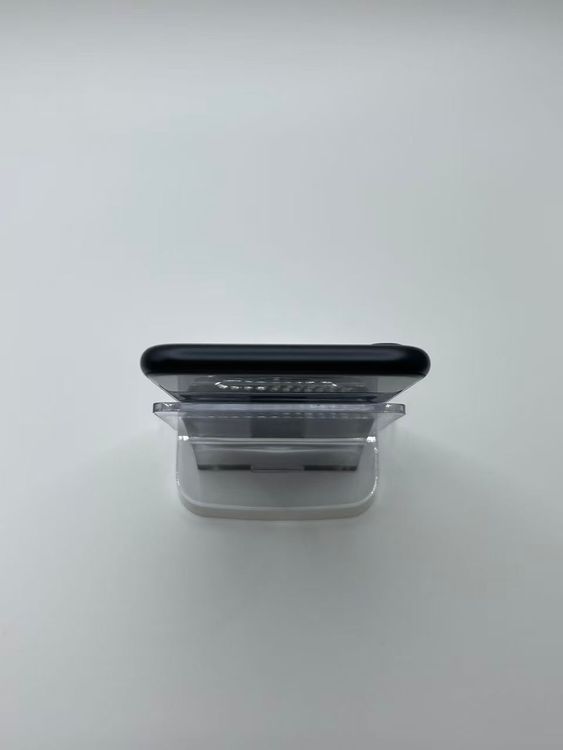 �Хåƥ꡼94����°�ʣ����դ�iPhone SE ��3���� �ߥåɥʥ���64GB �¿��ݾ�