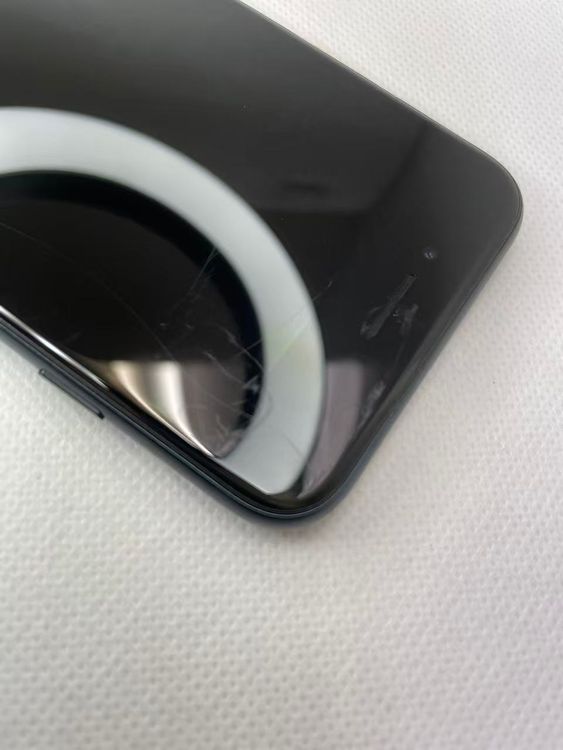 �Хƥå�98��iPhone SE ��3���� �ߥåɥʥ��ȡ�64GB ��SIM�ե꡼����