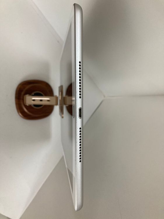 iPad8WiFiCellular32GBСSIMե꡼Хƥå84