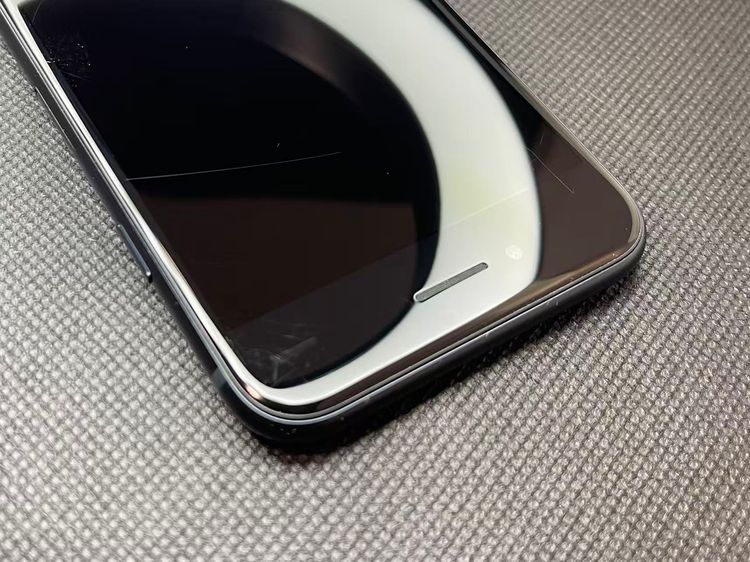 �Хåƥ꡼95��iPhone SE ��3���� �ߥåɥʥ��ȡ�64GB ���¿��ݾ� SIM�ե꡼