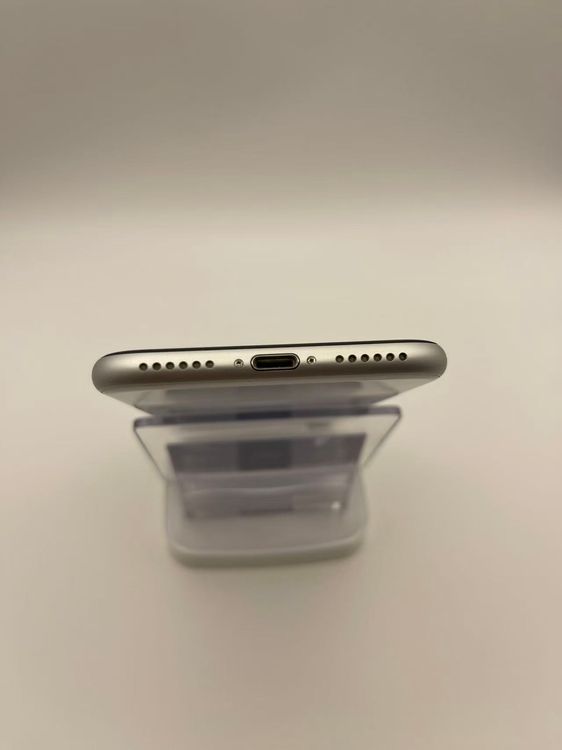 �Хåƥ꡼82����°��3�����å��դ�iPhone SE ��2���� �������饤��64GB �¿��ݾ�