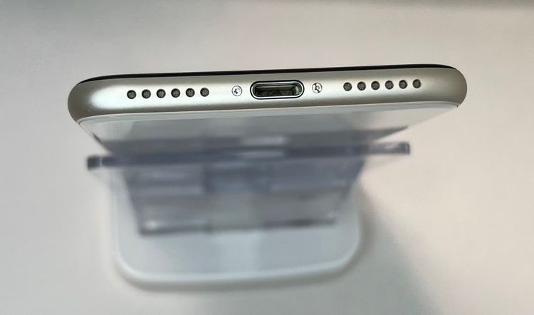 �Хåƥ꡼86��iPhone SE ��3���� �������饤�ȡ�64GB ��SIM�ե꡼�վ�����