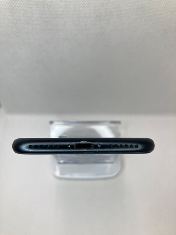 バテッリ82%iPhone SE 第3世代 ミッドナイト 128GB  SIMフリー美品当日発送