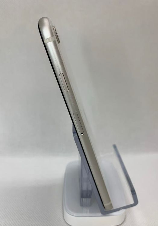 iPhoneSE ��3���� 128GB �������饤�ȥХƥå�80�������꾦��