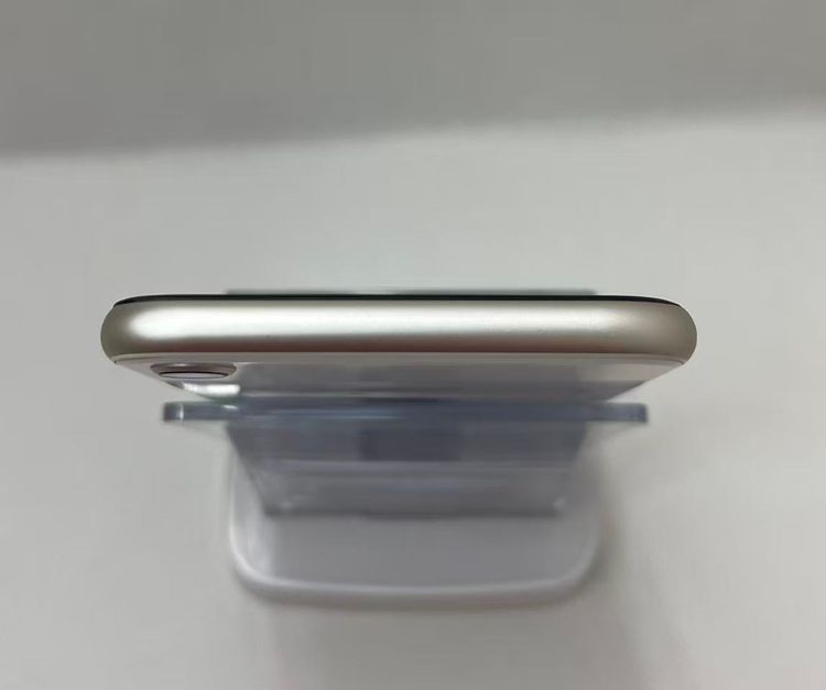 �Хƥå�87��iPhoneSE��3����64GB�������饤��SIM�ե꡼Ķ��������ȯ��