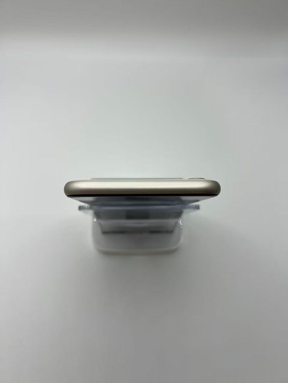 �Хåƥ꡼81����°��3�����å��դ�iPhone SE ��3���� �������饤��128GB �¿��ݾ�