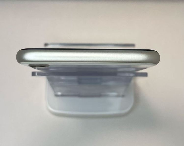 �Хåƥ꡼85��iPhone SE ��3���� �������饤��128GB Ķ���ʰ¿��ݾ� SIM�ե꡼