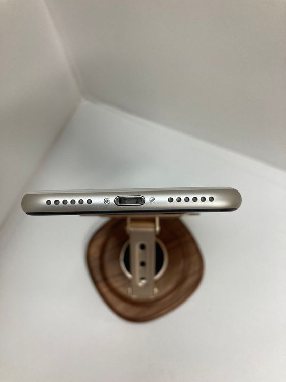 iPhoneSE 3 64GB 饤ȥХƥå82