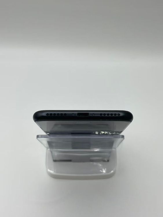 �Хåƥ꡼84����°��3�����å��դ�iPhone SE ��3���� �ߥåɥʥ���64GB Ķ����