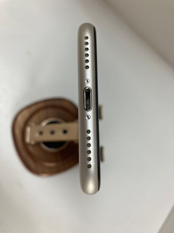 iPhoneSE 3 128GB 饤ȥХƥå87