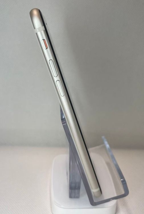 �Хåƥ꡼85��iPhone SE ��3���� �������饤��128GB Ķ���ʰ¿��ݾ� SIM�ե꡼