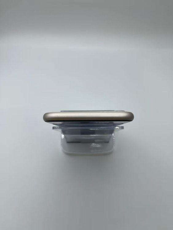 �Хåƥ꡼83����°��3�����å��դ�iPhone SE ��3���� �������饤��128GB �¿��ݾ�