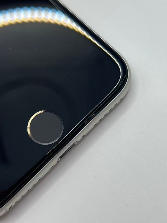 �Хåƥ꡼76����°��3�����å��դ�iPhone SE ��3���� �������饤��128GB �¿��ݾ�