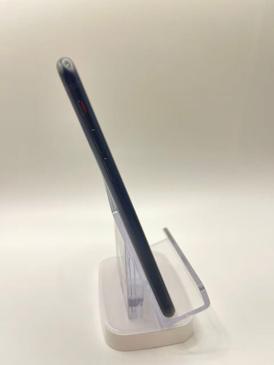 �Хƥå�88����°�ʣ����դ�iPhoneSE��3����64GB�ߥåɥʥ���SIM�ե꡼�¿��ݾ�