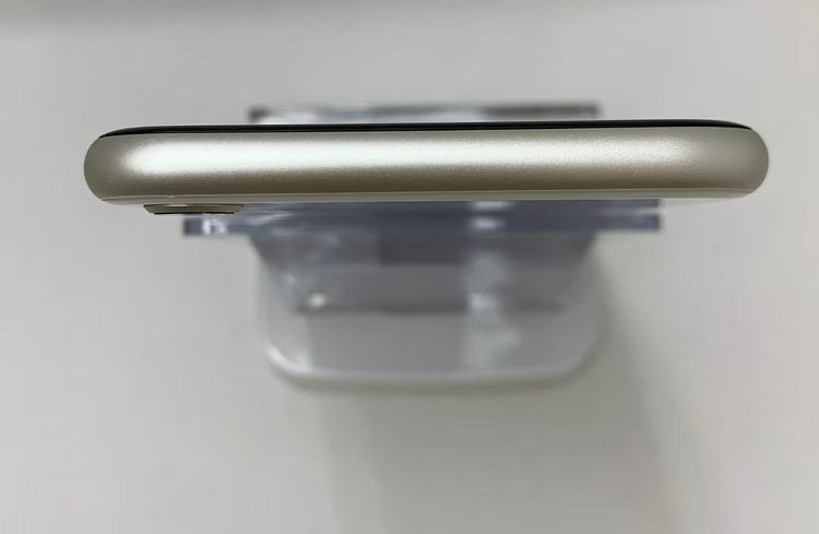 �Хƥå�81��iPhoneSE��3����64GB�������饤��SIM�ե꡼��������ȯ��