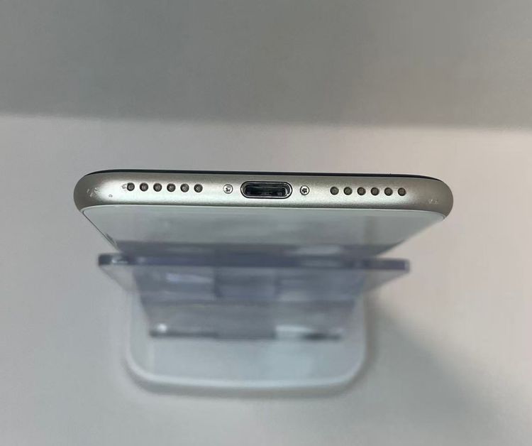 �Хåƥ꡼82��iPhone SE ��3���� �������饤�ȡ�64GB ���¿��ݾ� SIM�ե꡼