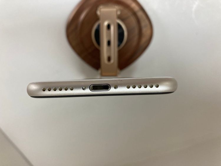 iPhoneSE 3 128GB 饤ȥХƥå84