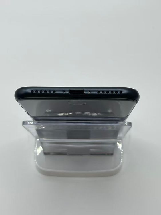 �Хåƥ꡼98����°�ʣ����դ�iPhone SE ��3���� �ߥåɥʥ���64GB �¿��ݾ�