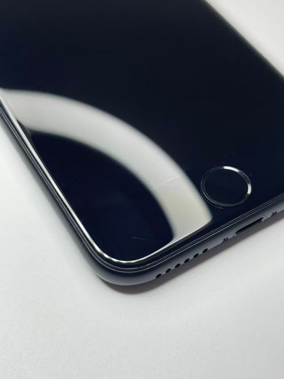 �Хåƥ꡼83����°��3�����å��դ�iPhone SE ��2���� �֥�å�64GB �¿��ݾ�