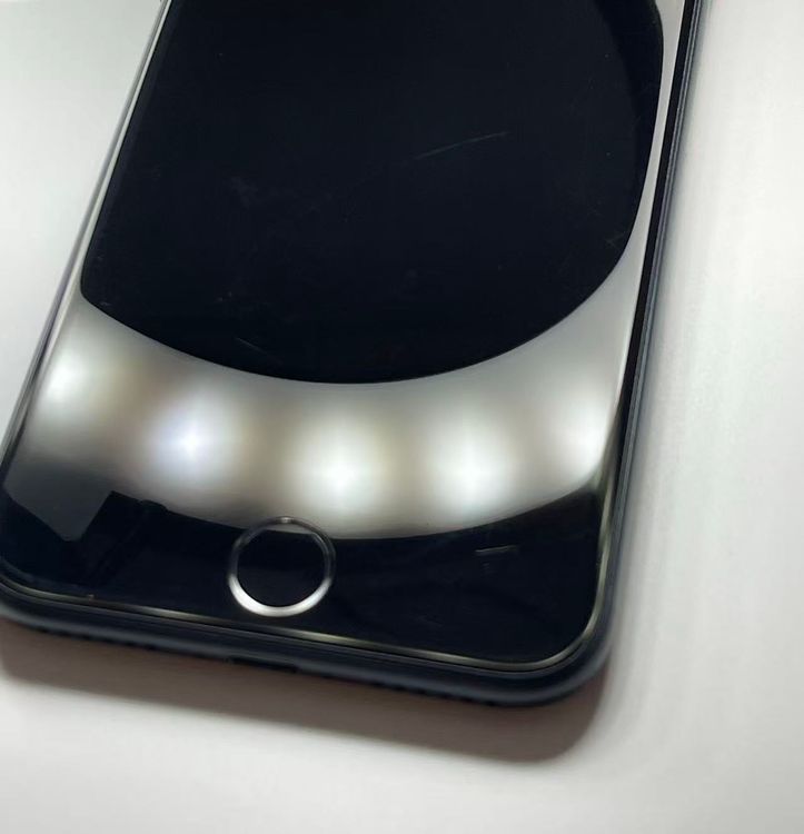 �Хåƥ꡼100����°��3�����å��դ�iPhone SE ��3���� �ߥåɥʥ���64GB �¿��ݾ�