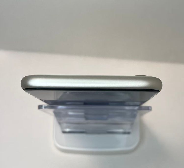 �Хåƥ꡼86��iPhone SE ��3���� �������饤��128GB ���ʰ¿��ݾ� SIM�ե꡼