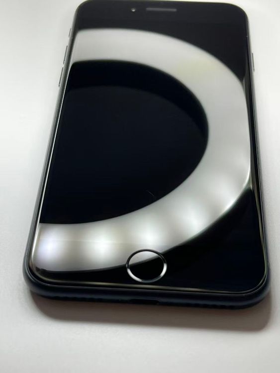 �Хåƥ꡼94����°�ʣ����դ�iPhone SE ��3���� �ߥåɥʥ���64GB �¿��ݾ�