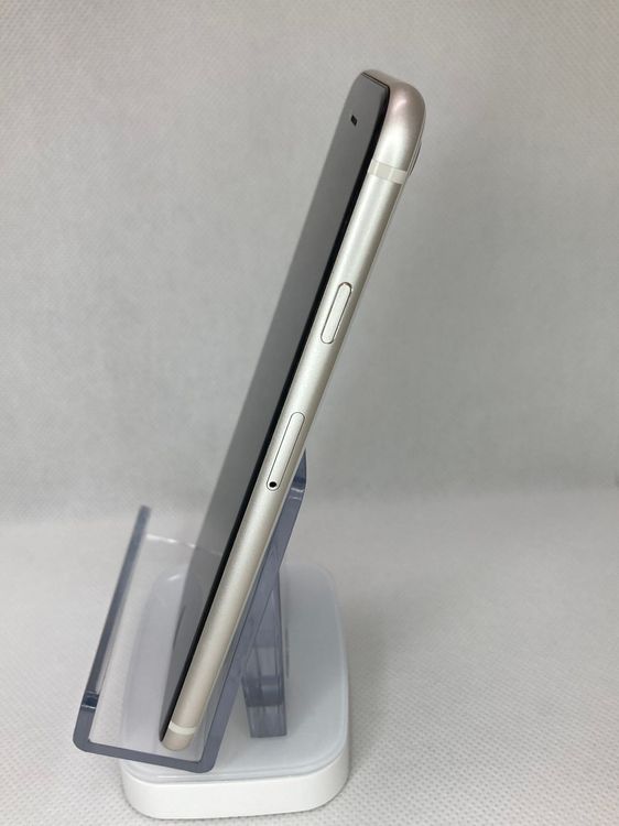 iPhone SE 第3世代 スターライト 64GB  SIMフリー美品バテッリ85%