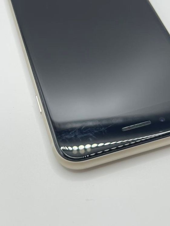 �Хåƥ꡼99��iPhone SE ��3���她�����饤��128GB �¿��ݾ���������ȯ��