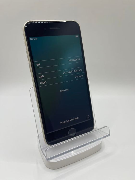 �Хåƥ꡼82����°��3�����å��դ�iPhone SE ��3���� �������饤��64GB �¿��ݾ�