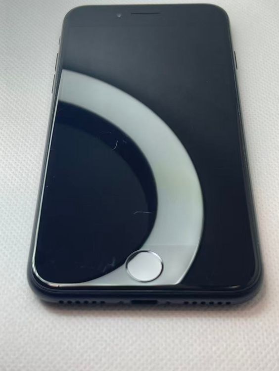 �Хåƥ꡼100��iPhone SE ��3���� �ߥåɥʥ��ȡ�64GB ���¿��ݾ� SIM�ե꡼