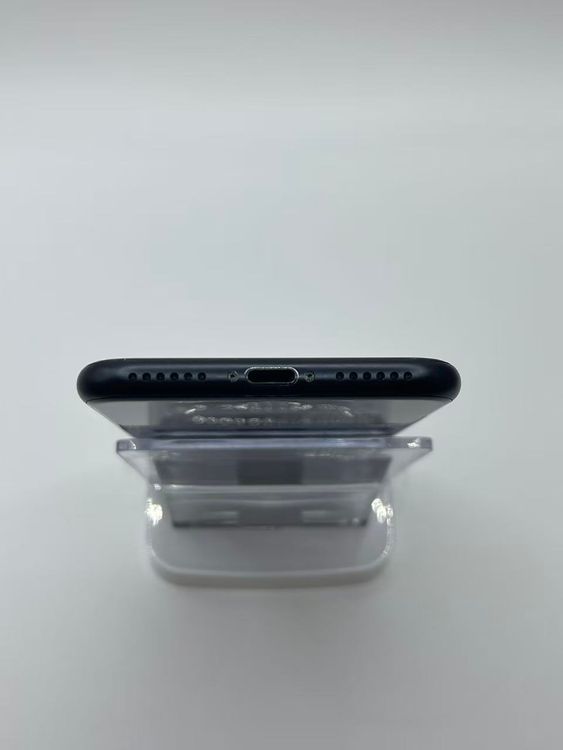 �Хåƥ꡼82����°��3�����å��դ�iPhone SE ��3���� �ߥåɥʥ���128GB �¿��ݾ�
