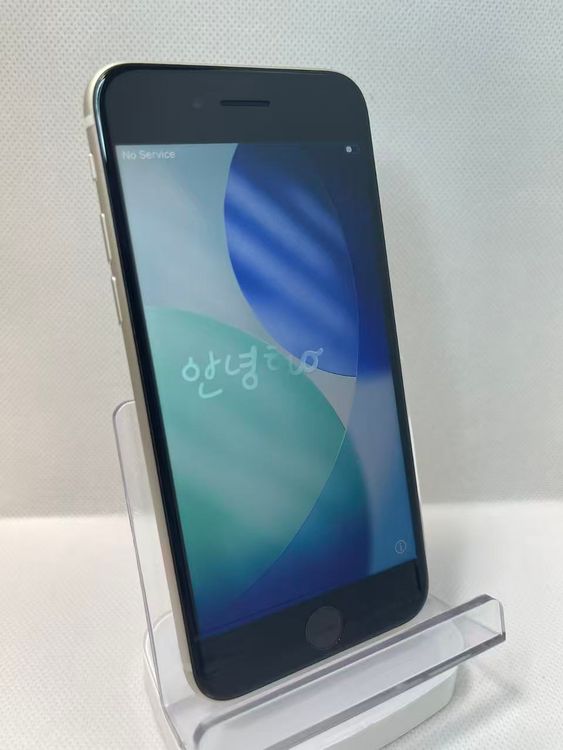 �Хåƥ꡼82��iPhone SE ��3���� �������饤�ȡ�64GB ���¿��ݾ� SIM�ե꡼