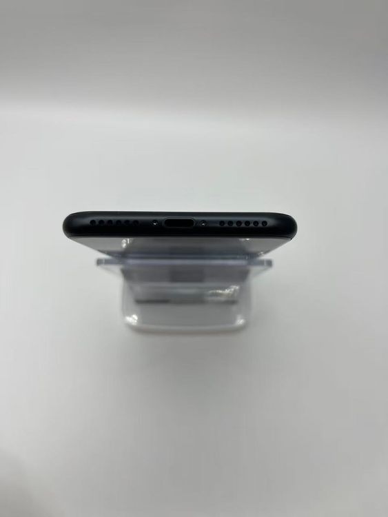 �Хåƥ꡼82����°��3�����å��դ�iPhone SE ��3���� �ߥåɥʥ���64GB �¿��ݾ�