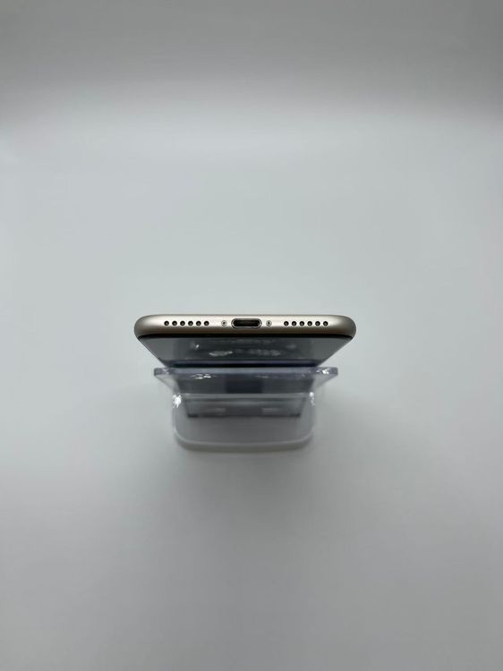 �Хƥå�81��iPhoneSE��3����64GB�������饤��SIM�ե꡼���ʰ¿��ݾ�