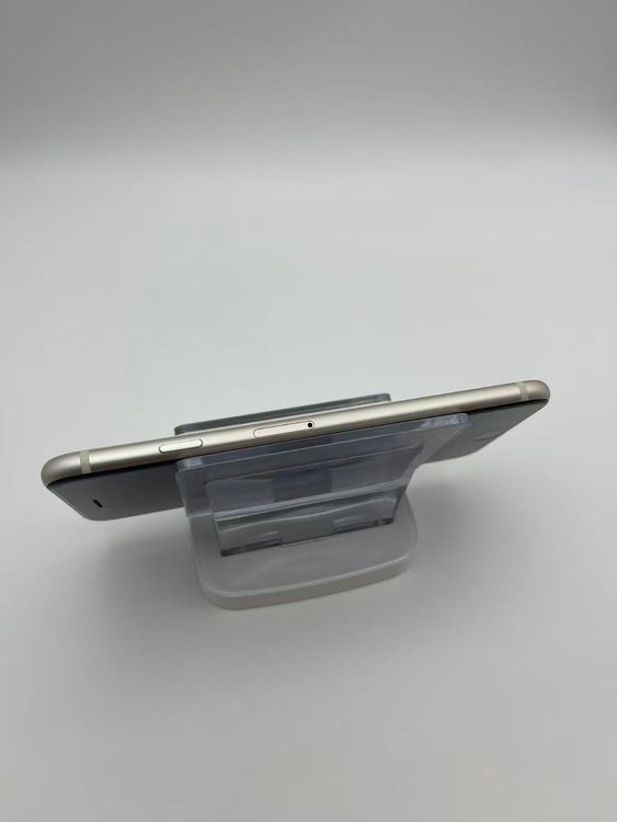 �Хåƥ꡼81����°��3�����å��դ�iPhone SE ��3���� �������饤��128GB �¿��ݾ�