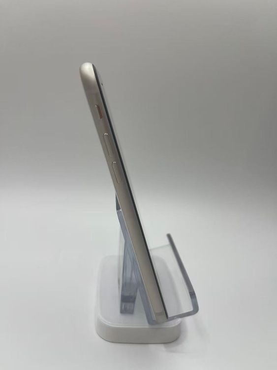 �Хåƥ꡼84����°��3�����å��դ�iPhone SE ��3���� �������饤��128GB �¿��ݾ�