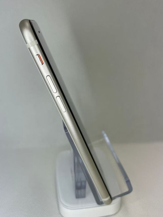 �Хƥå�93��iPhoneSE��3����64GB�������饤��SIM�ե꡼����ȯ��