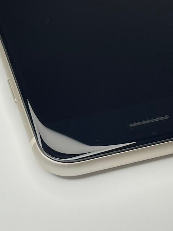 �Хåƥ꡼81����°��3�����å��դ�iPhone SE ��3���� �������饤��128GB �¿��ݾ�