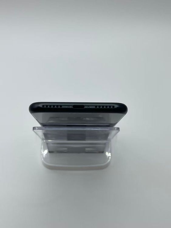 �Хåƥ꡼95����°�ʣ����դ�iPhone SE ��3���� �ߥåɥʥ���64GB �¿��ݾ�