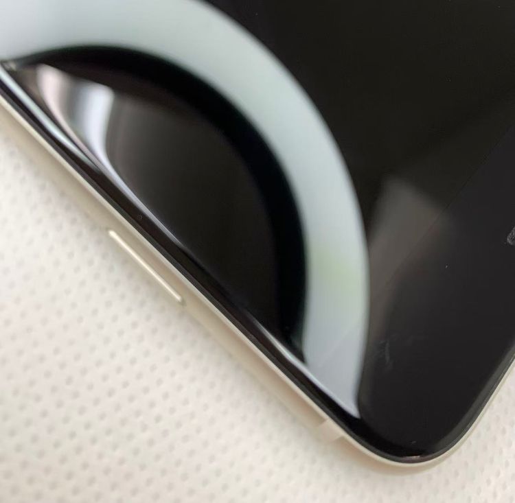 �Хƥå�83��iPhoneSE��3����64GB�������饤��SIM�ե꡼��������ȯ��