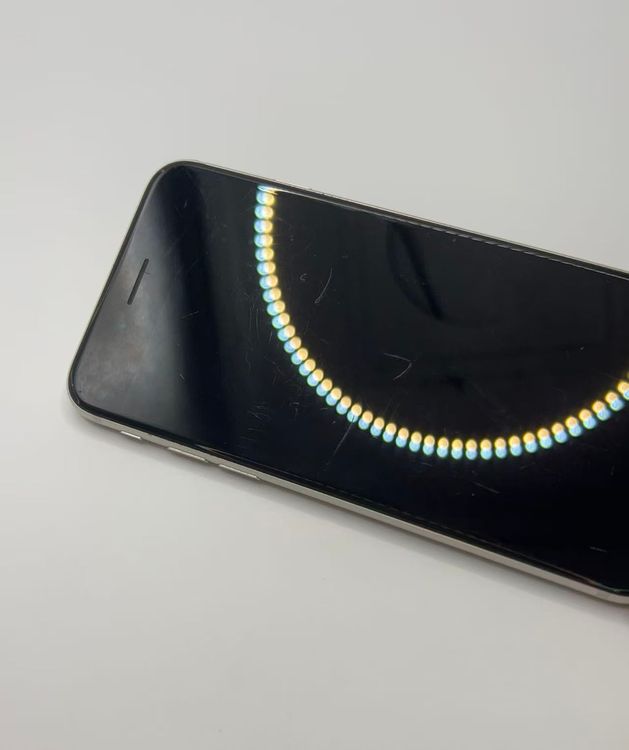 �Хåƥ꡼85����°��3�����å��դ�iPhone SE ��3���� �������饤��128GB �¿��ݾ�