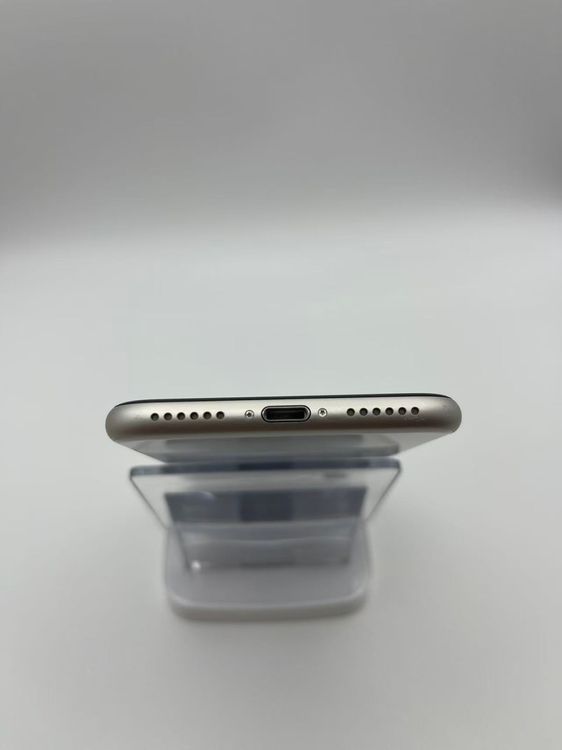 �Хåƥ꡼81����°��3�����å��դ�iPhone SE ��3���� �������饤��128GB �¿��ݾ�