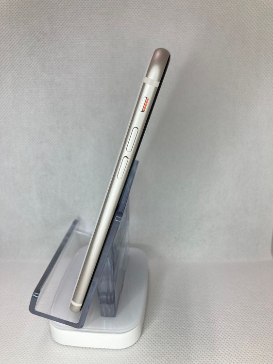 バテッリ90%iPhoneSE第3世代128GBスターライトSIMフリー超美品