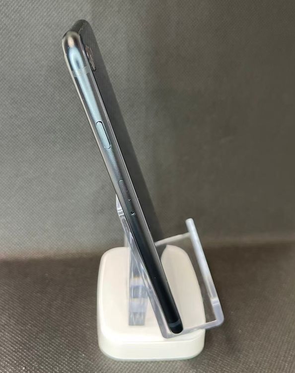 �Хåƥ꡼100��iPhone SE ��3���� �ߥåɥʥ��ȡ�64GB ���¿��ݾ� SIM�ե꡼����