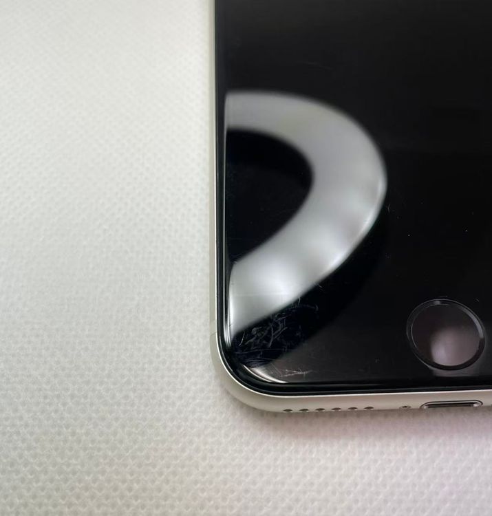 �Хƥå�94��iPhoneSE��3����64GB�������饤��SIM�ե꡼����ȯ��