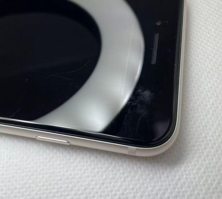 �Хƥå�93��iPhoneSE��3����64GB�������饤��SIM�ե꡼����ȯ��