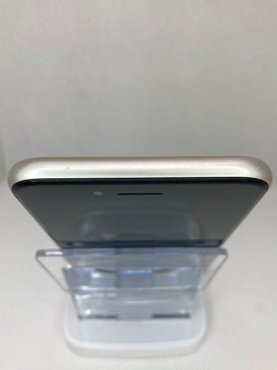 iPhone SE 第3世代 スターライト 64GB  SIMフリー美品バテッリ85%